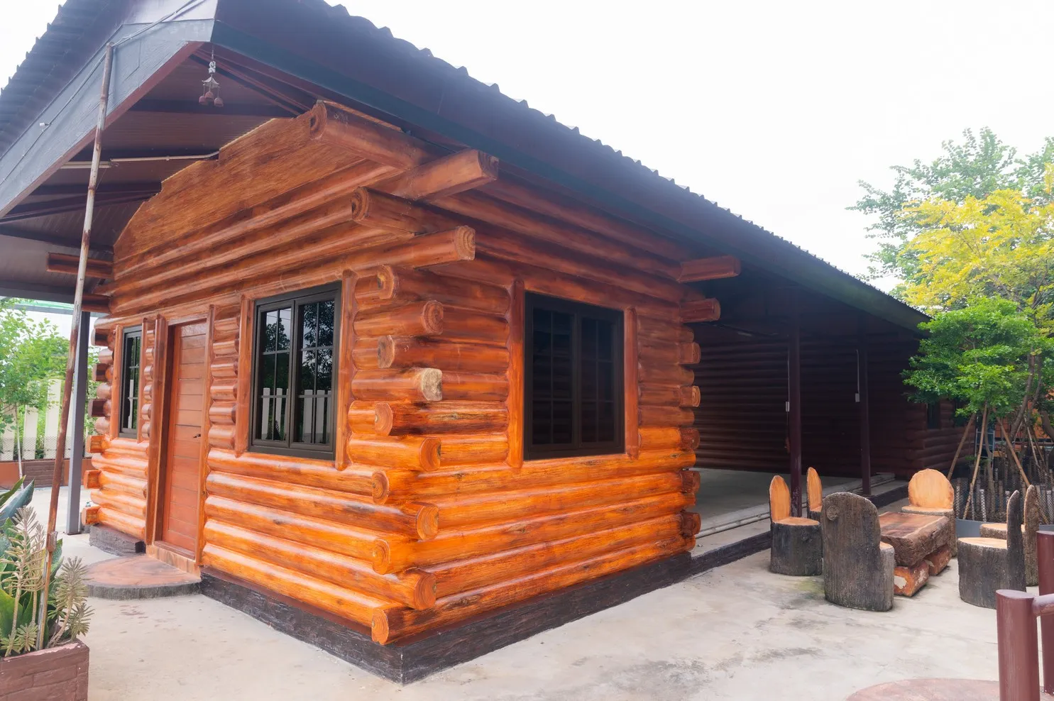 อาคารหลังเล็ก / ห้องทำงาน